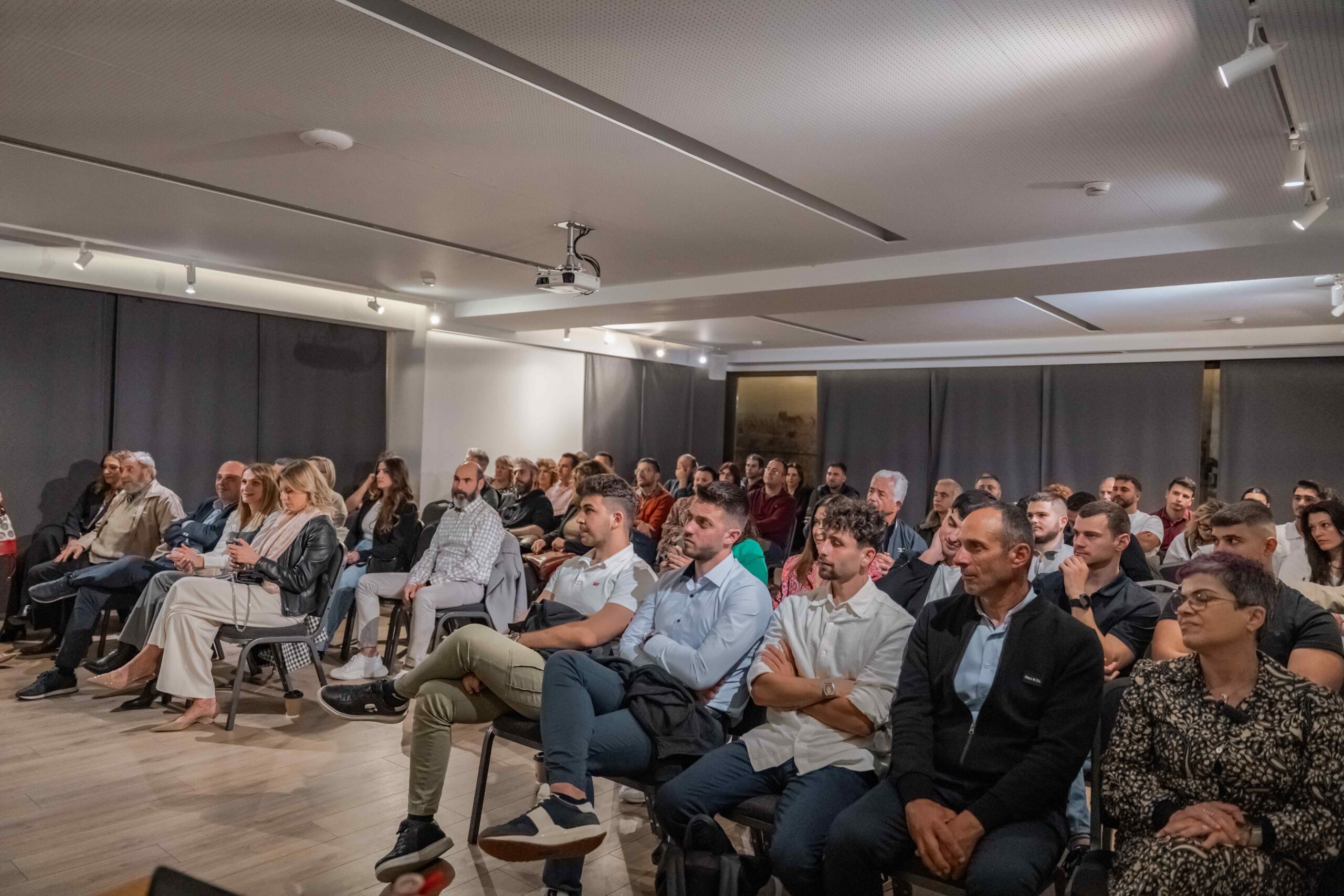 Seminar - Μάθε πως να επενδύεις σωστά! Με τον Ιωαννη Κανταρτζή (Φωτογραφικό υλικό απο το σεμινάριο)