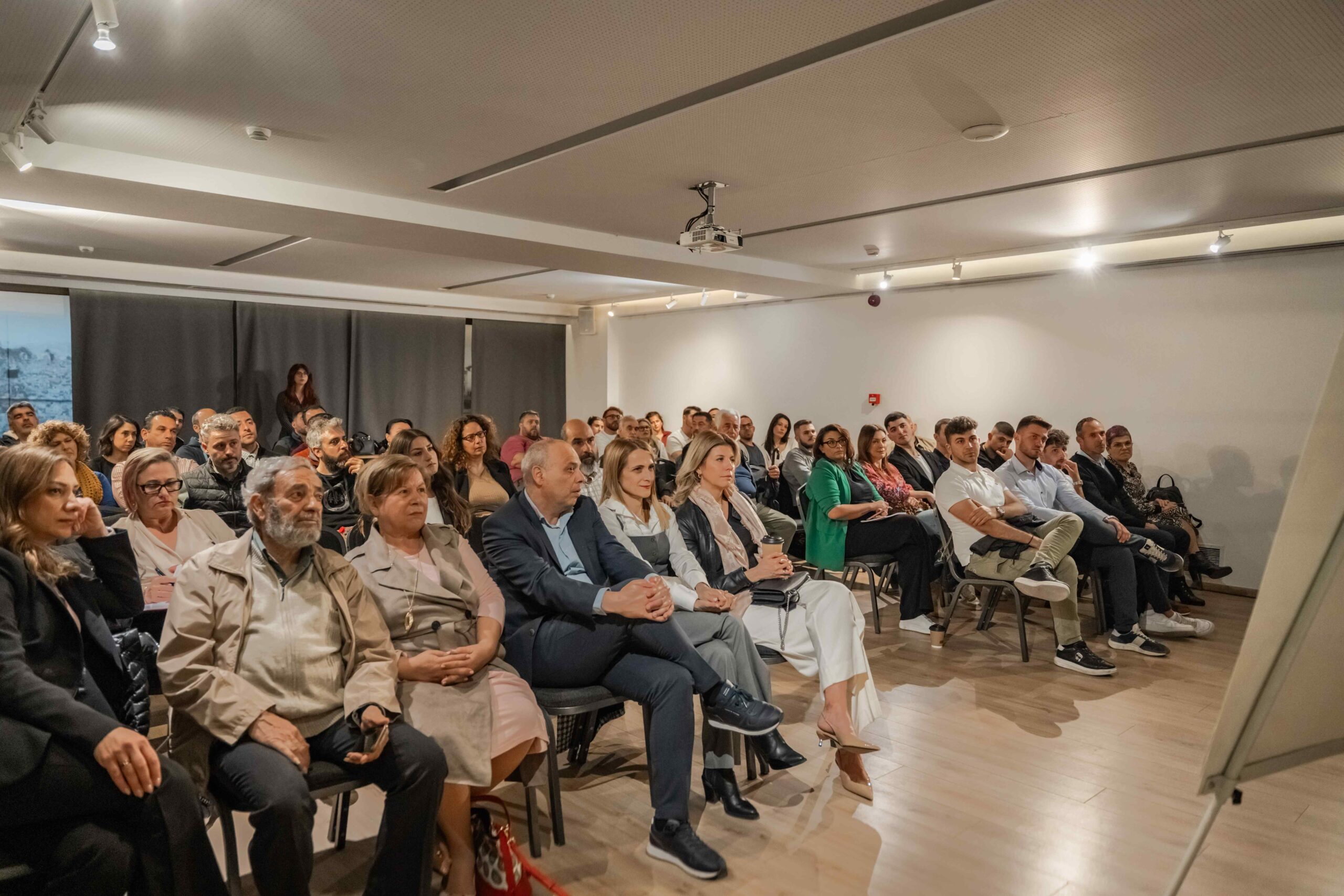 Seminar - Μάθε πως να επενδύεις σωστά! Με τον Ιωαννη Κανταρτζή (Φωτογραφικό υλικό απο το σεμινάριο)