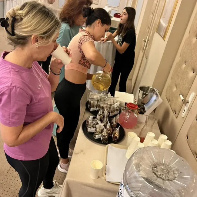 Στιγμιότυπο από βιωματικό retreat αυτοβελτίωσης και προσωπικής ανάπτυξης του Envisions Hub στην Κρήτη και την Ελλάδα